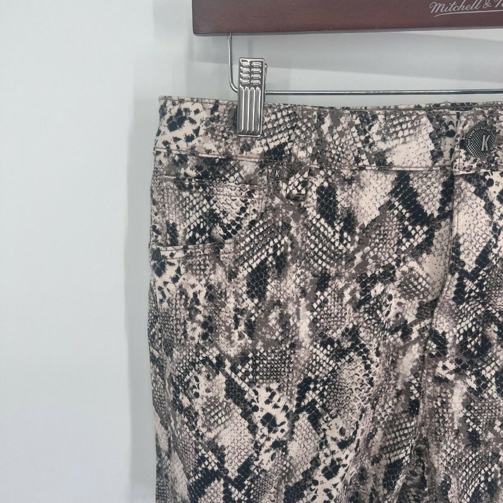 NWT KUT from the Kloth Denim High Rise Snake Print Gidget Shorts Womens 4 Black - Picture 3 of 10